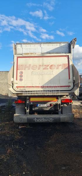 Schwarzmuller HKS3/E