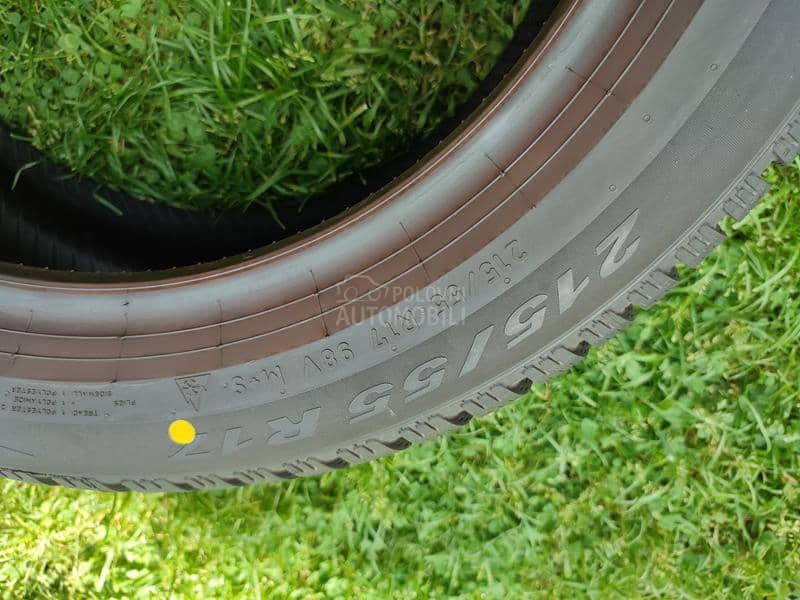 Pirelli 215/55 R17 Zimska