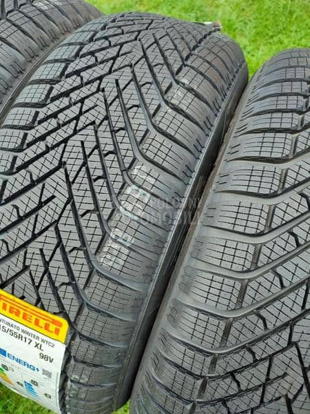 Pirelli 215/55 R17 Zimska