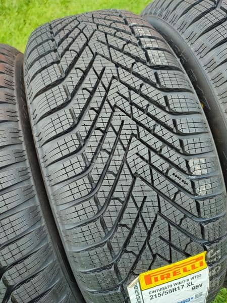 Pirelli 215/55 R17 Zimska