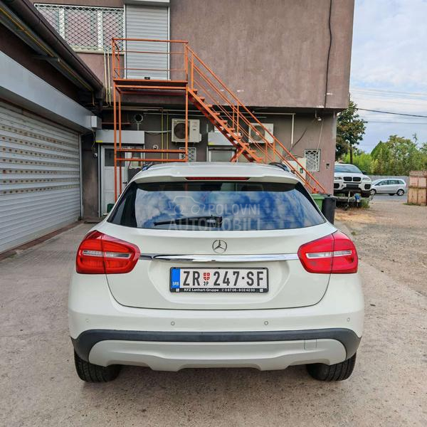 Mercedes Benz GLA 220 SUV