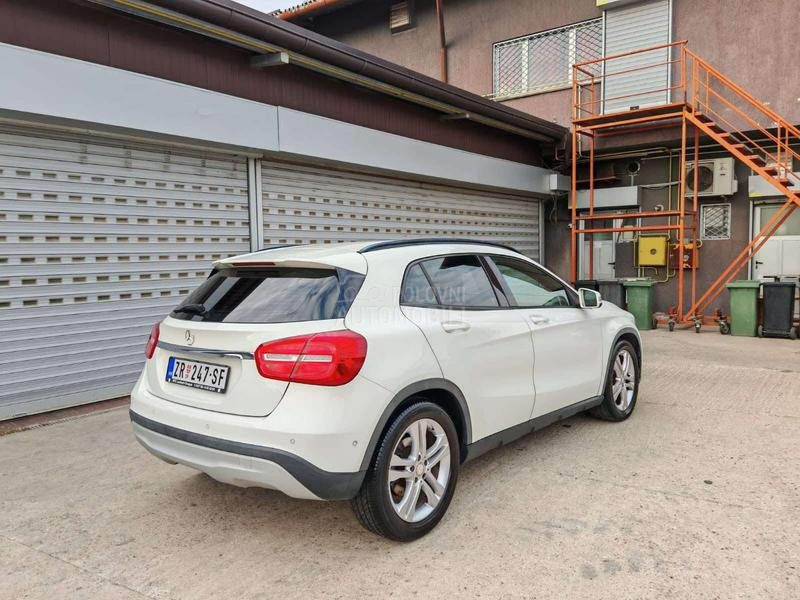 Mercedes Benz GLA 220 SUV