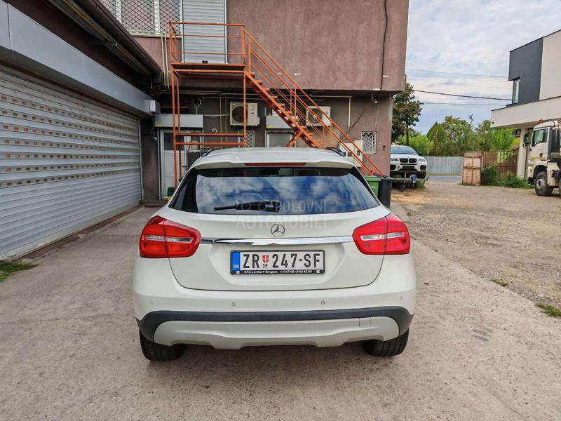 Mercedes Benz GLA 220 SUV