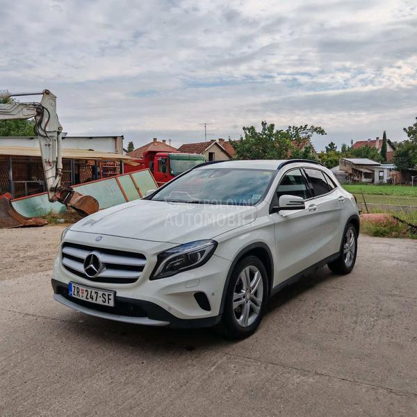 Mercedes Benz GLA 220 SUV