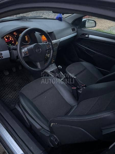 Opel Astra H GTC 1.9 CDTI COSMO