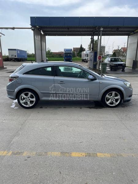 Opel Astra H GTC 1.9 CDTI COSMO