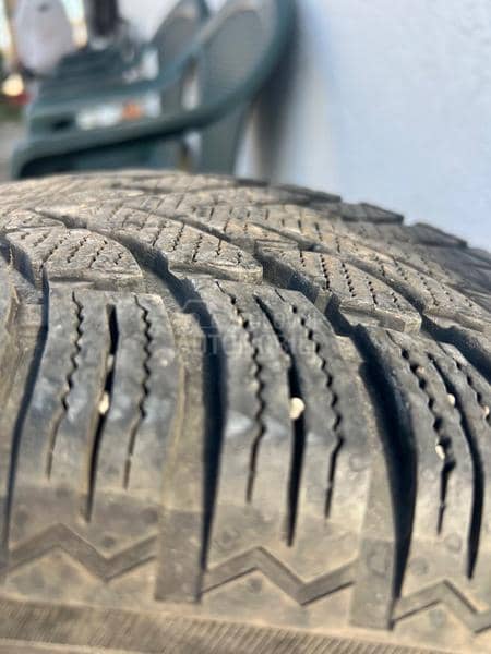 Ostalo 215/65 R16 Zimska