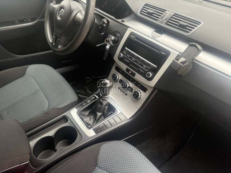 Volkswagen Passat B7 1.6 tdi /T O P/