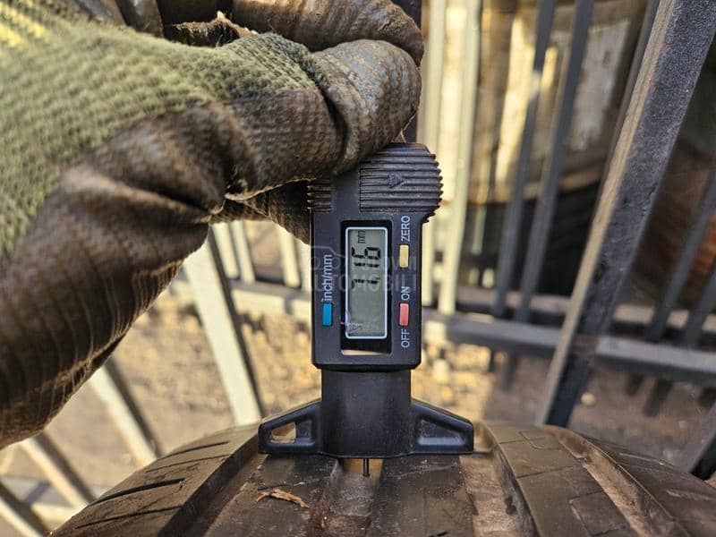 Goodyear 215/55 R17 Letnja