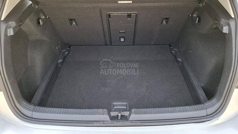 Volkswagen Golf 8 2.0TDi/DSG/ACC