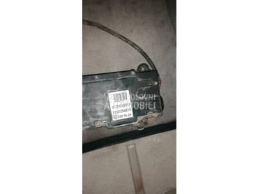 Ručna za espace 4 2004 za Renault Espace od 2002. do 2005. god.