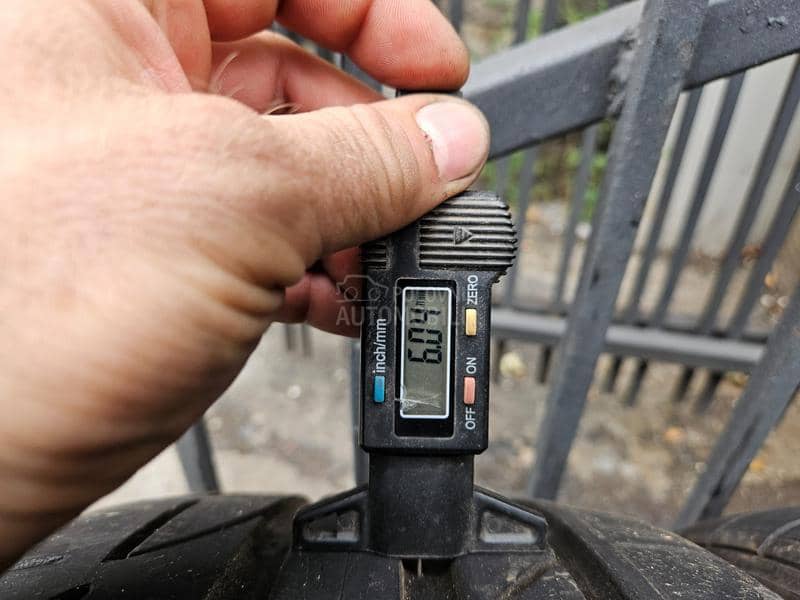 Bridgestone 225/40 R19 Letnja