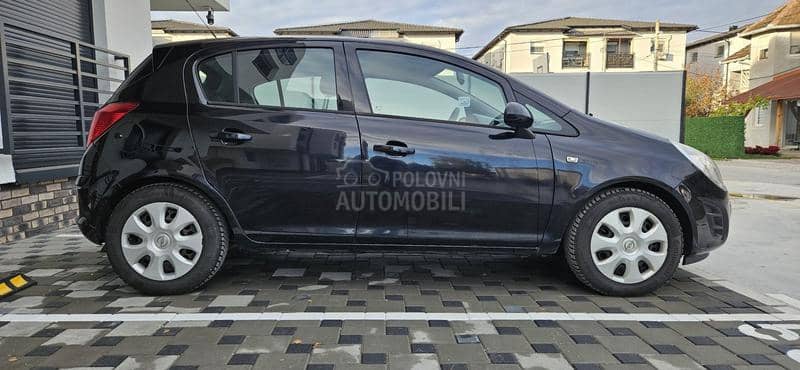 Opel Corsa D 1.2 ben zin