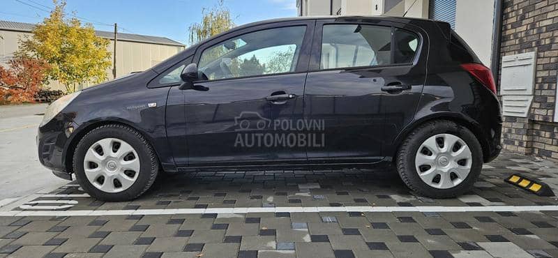 Opel Corsa D 1.2 ben zin