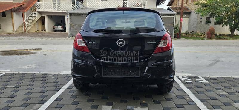 Opel Corsa D 1.2 ben zin