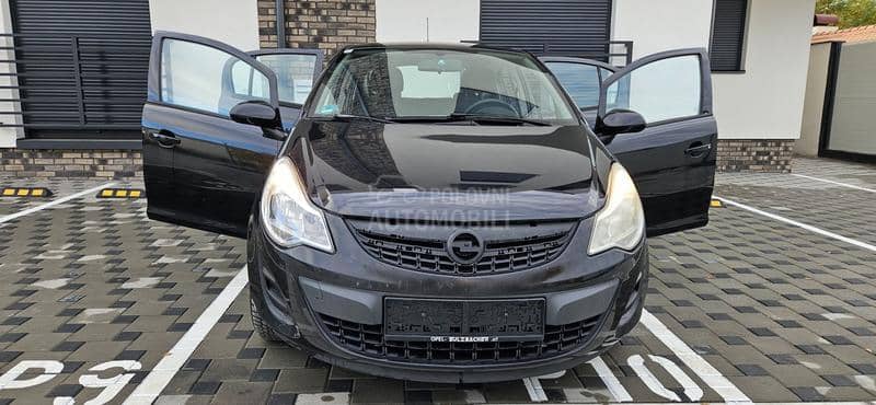 Opel Corsa D 1.2 ben zin