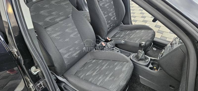 Opel Corsa D 1.2 ben zin