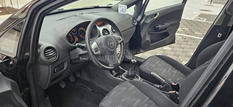 Opel Corsa D 1.2 ben zin