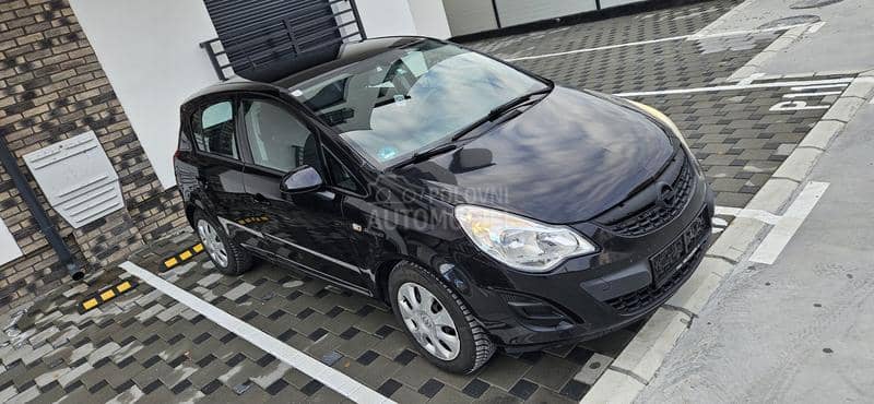 Opel Corsa D 1.2 ben zin
