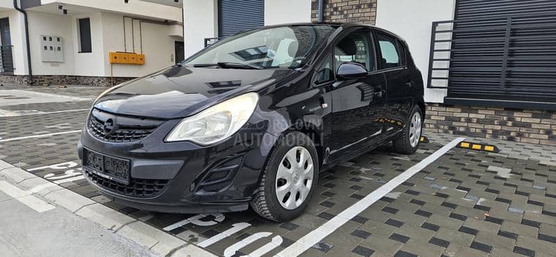 Opel Corsa D 1.2 ben zin