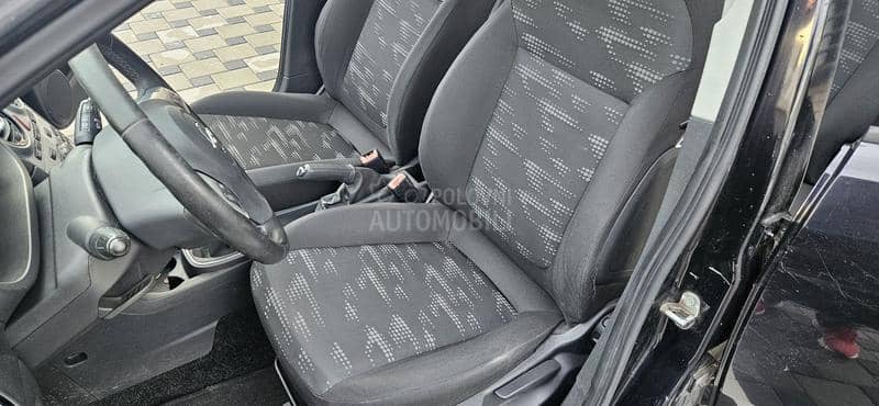 Opel Corsa D 1.2 ben zin