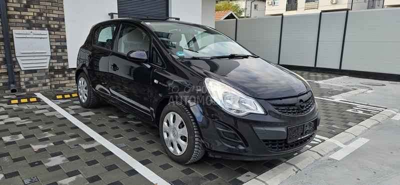Opel Corsa D 1.2 ben zin