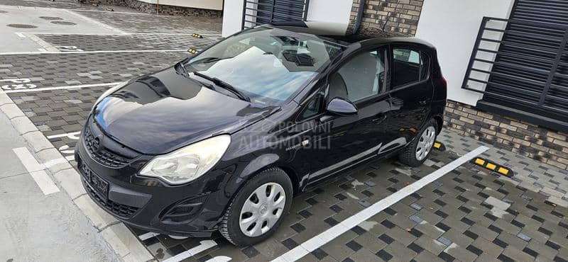 Opel Corsa D 1.2 ben zin