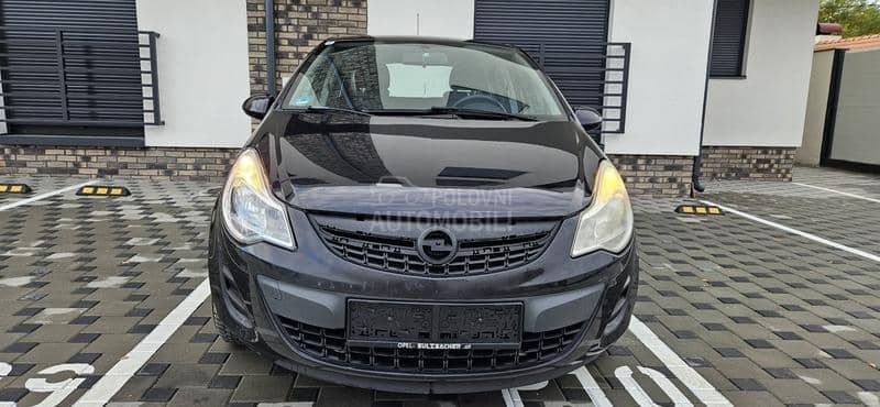 Opel Corsa D 1.2 ben zin