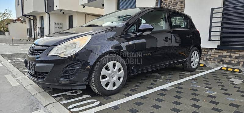 Opel Corsa D 1.2 ben zin