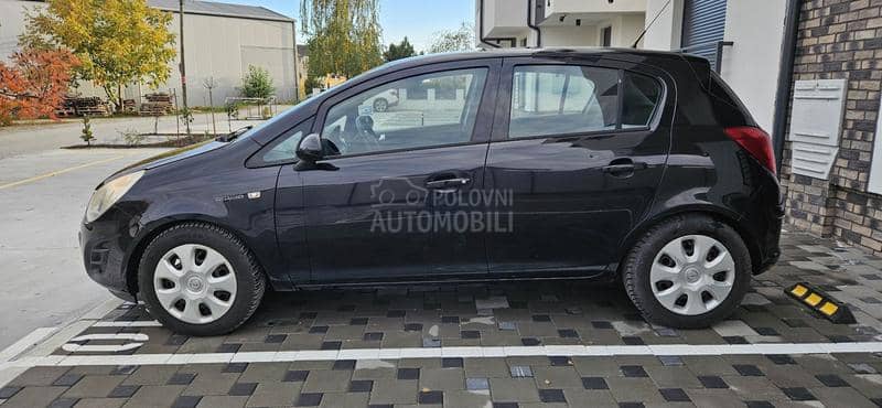 Opel Corsa D 1.2 ben zin