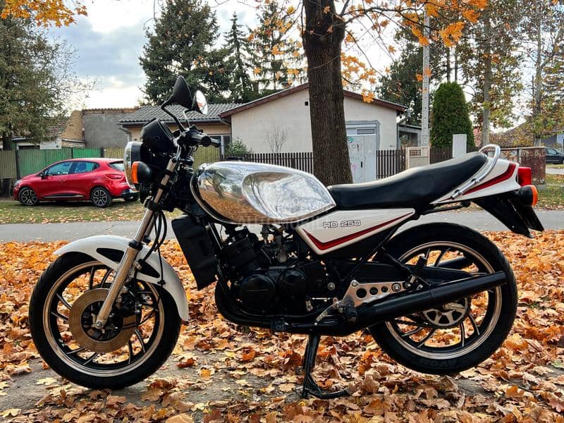 Yamaha RD 250 LC