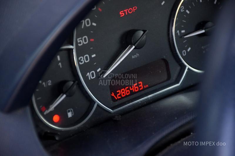 Peugeot 1007 1.4 HDI / URBAN