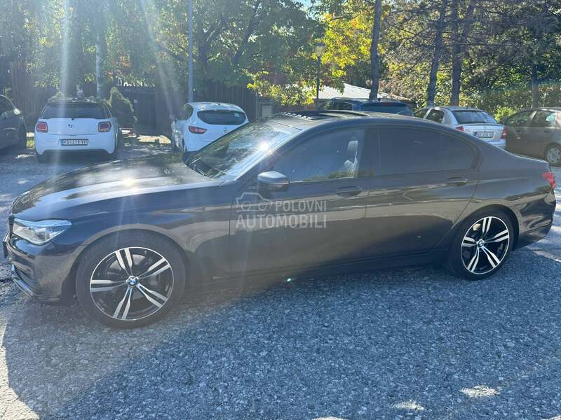 BMW 730 HEAD UP SOFT CLOSE