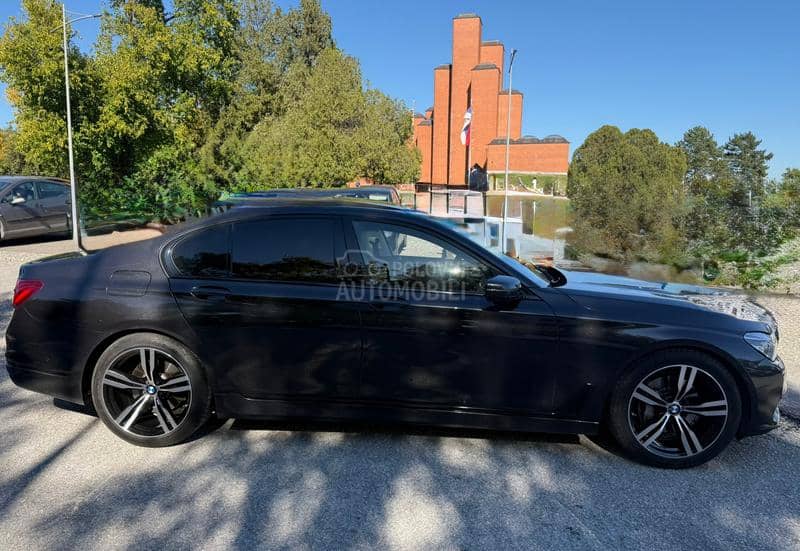 BMW 730 HEAD UP SOFT CLOSE