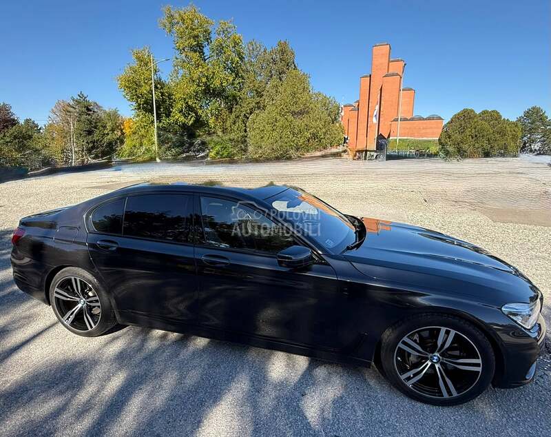 BMW 730 HEAD UP SOFT CLOSE