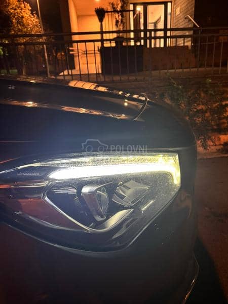 Mercedes Benz CLA 180 