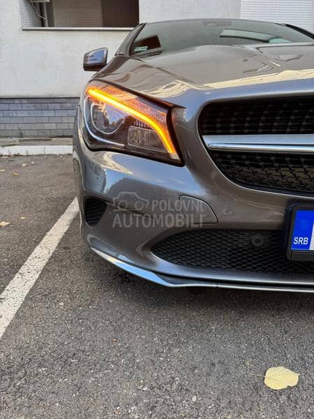 Mercedes Benz CLA 180 