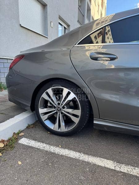 Mercedes Benz CLA 180 
