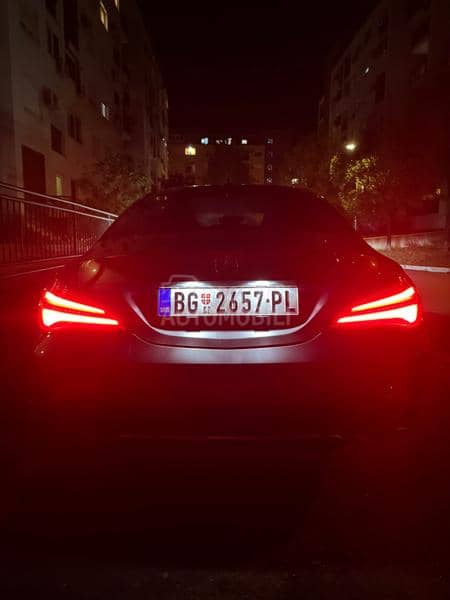 Mercedes Benz CLA 180 