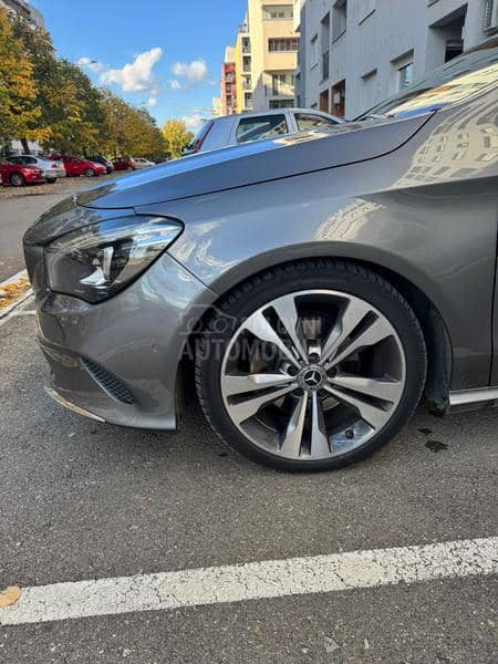 Mercedes Benz CLA 180 