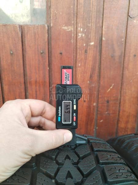 Dunlop 175/65 R15 Zimska