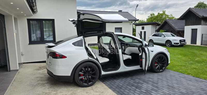 Tesla Model X P100D Ludicrous Plus