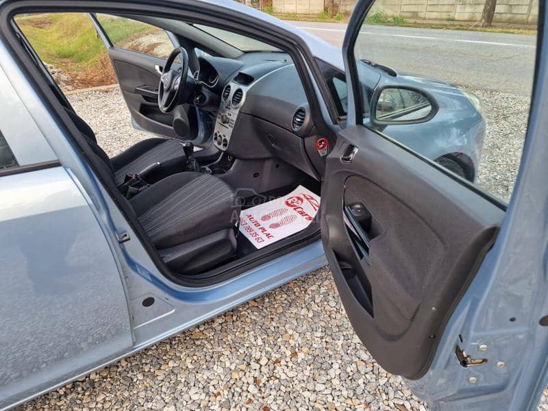 Opel Corsa D 1.2 B.E.N.Z.I.N