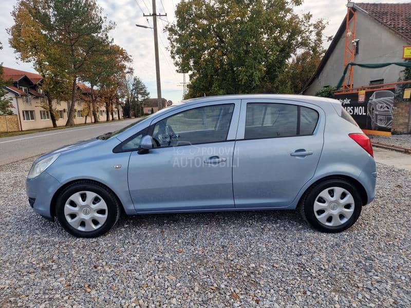 Opel Corsa D 1.2 B.E.N.Z.I.N