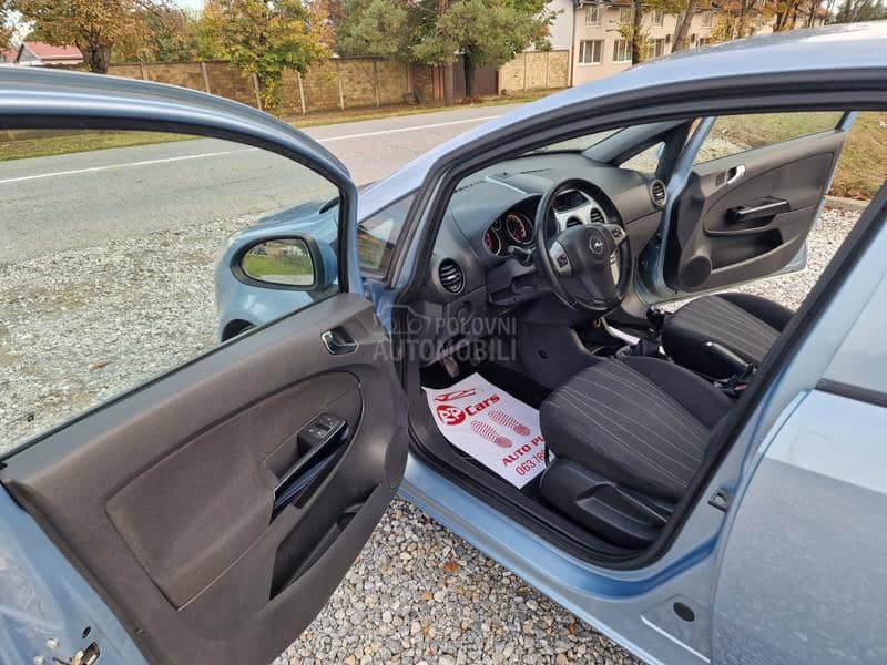 Opel Corsa D 1.2 B.E.N.Z.I.N
