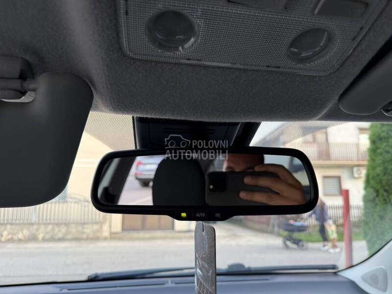 Toyota Yaris 1.5 B.E.N.Z/H.Y.B.R