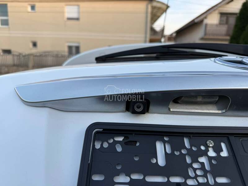 Toyota Yaris 1.5 B.E.N.Z/H.Y.B.R