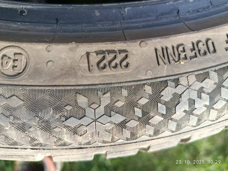 Continental 245/40 R19 Zimska