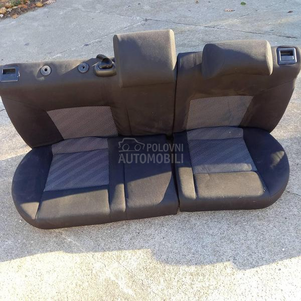 sedista i deo enterijera