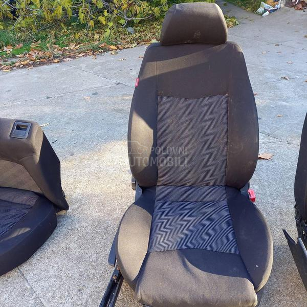 sedista i deo enterijera